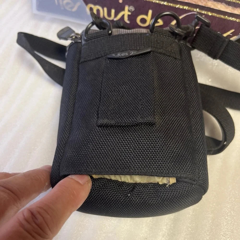 Lowepro Camera Bags Adjustable crossbody strap